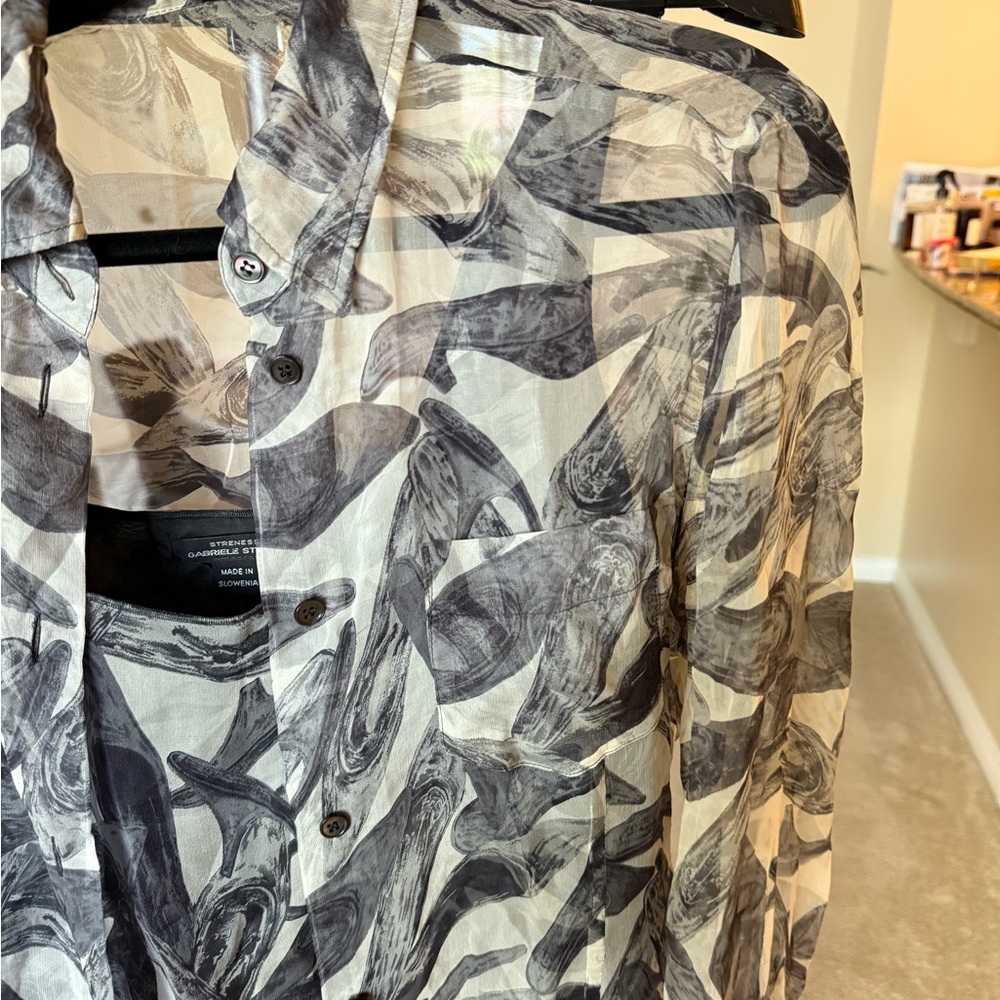 Sheer Abstract Two Piece Button-Up Blouse - Picture 9 of 13